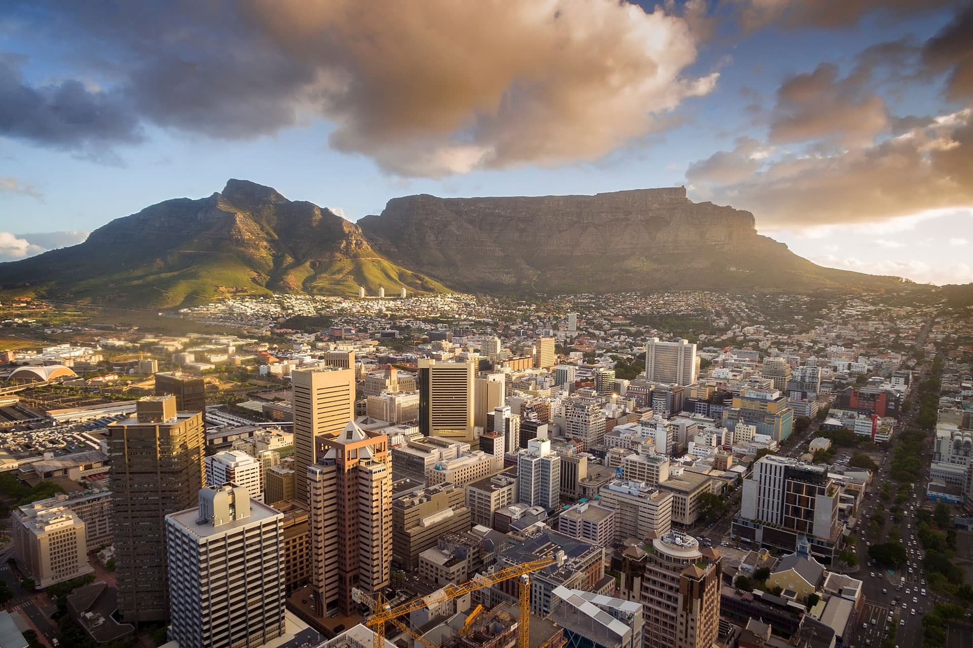 Cape Town skyline with Table Mountain - Ronin SA training location